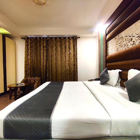 Hotel Good Times Near Ganga Ram Hospital And Karol Bagh Metro Delhi  Bagian luar foto