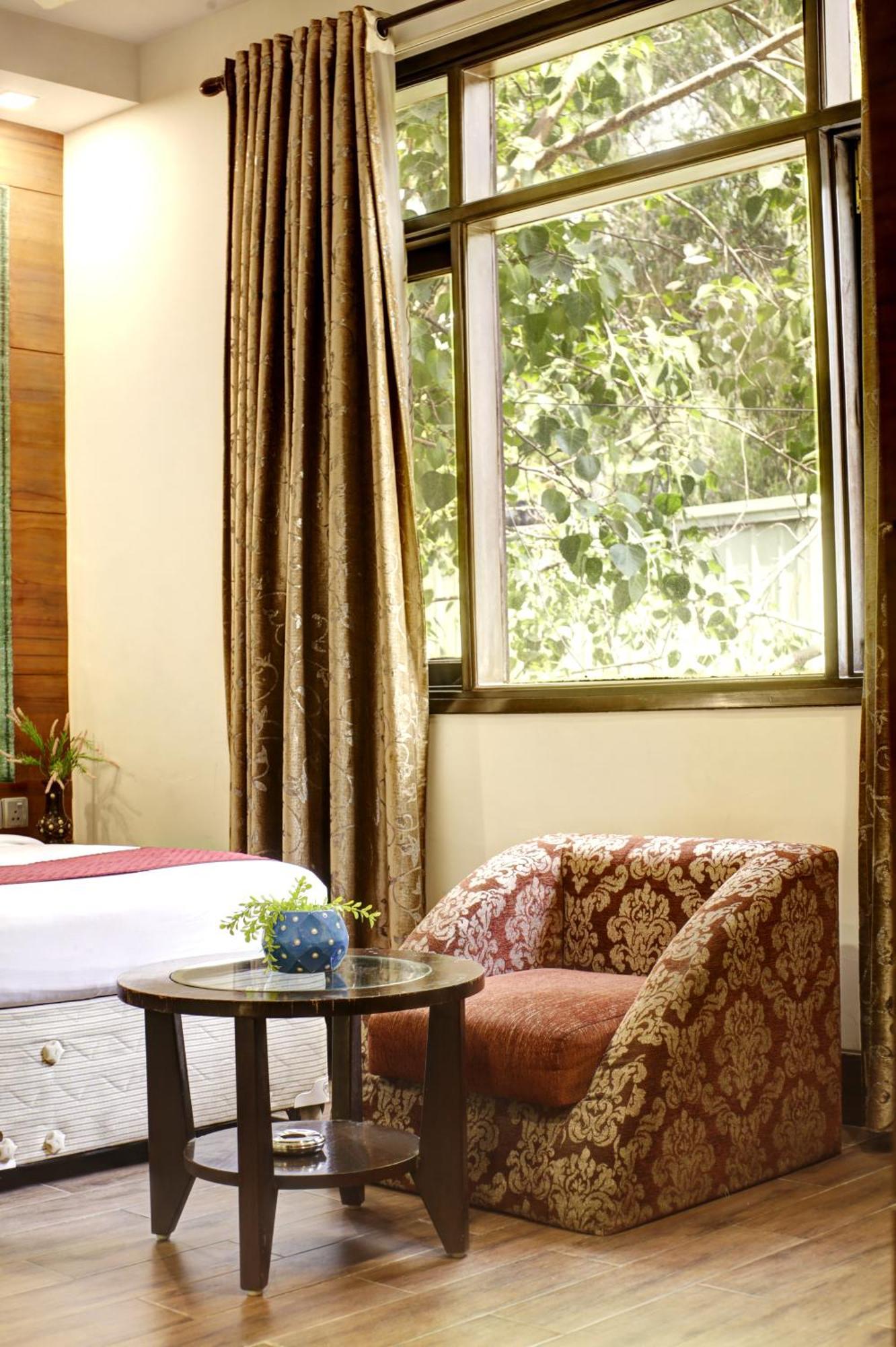 Hotel Good Times Near Ganga Ram Hospital And Karol Bagh Metro Delhi  Bagian luar foto