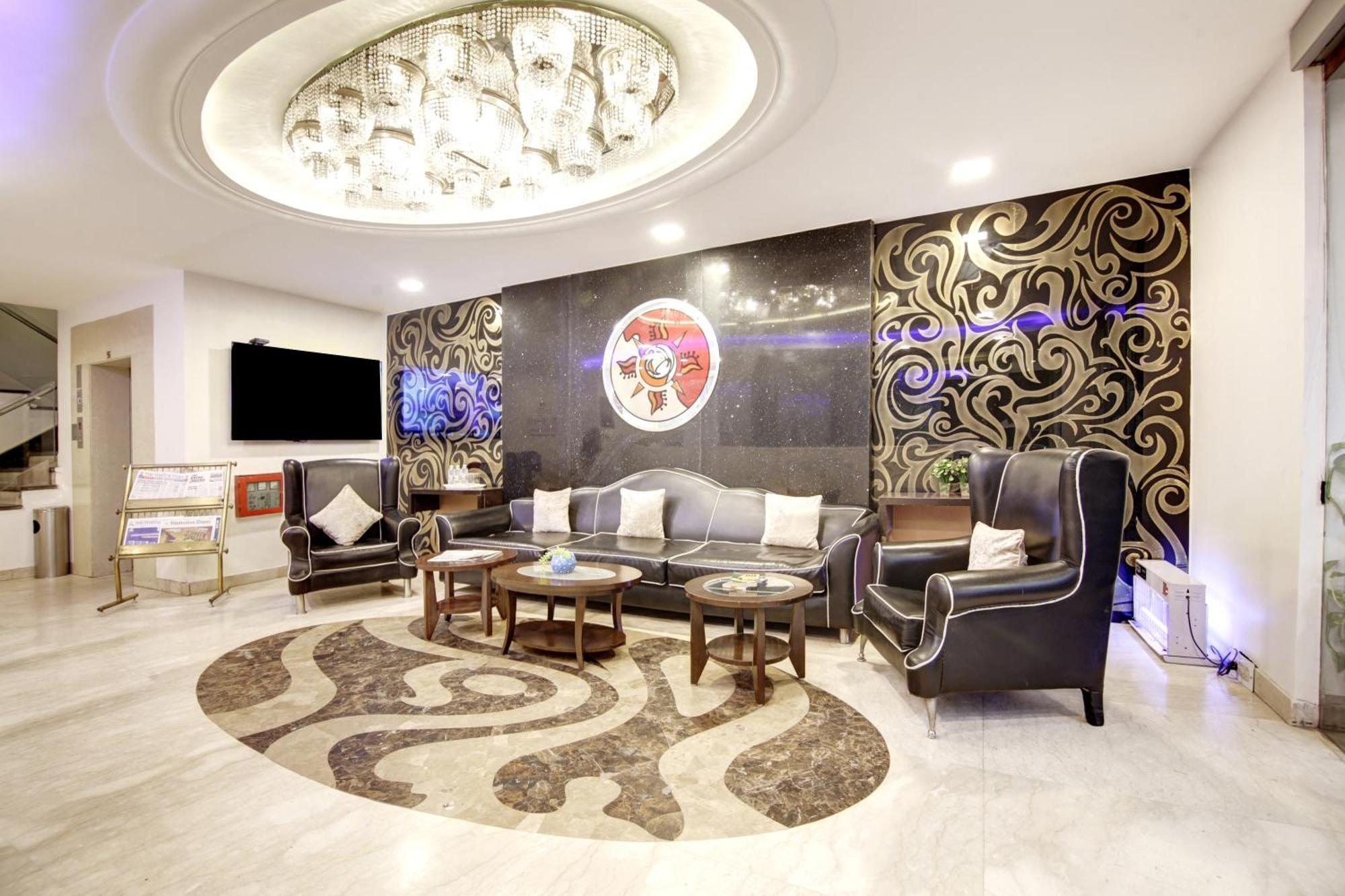 Hotel Good Times Near Ganga Ram Hospital And Karol Bagh Metro Delhi  Bagian luar foto
