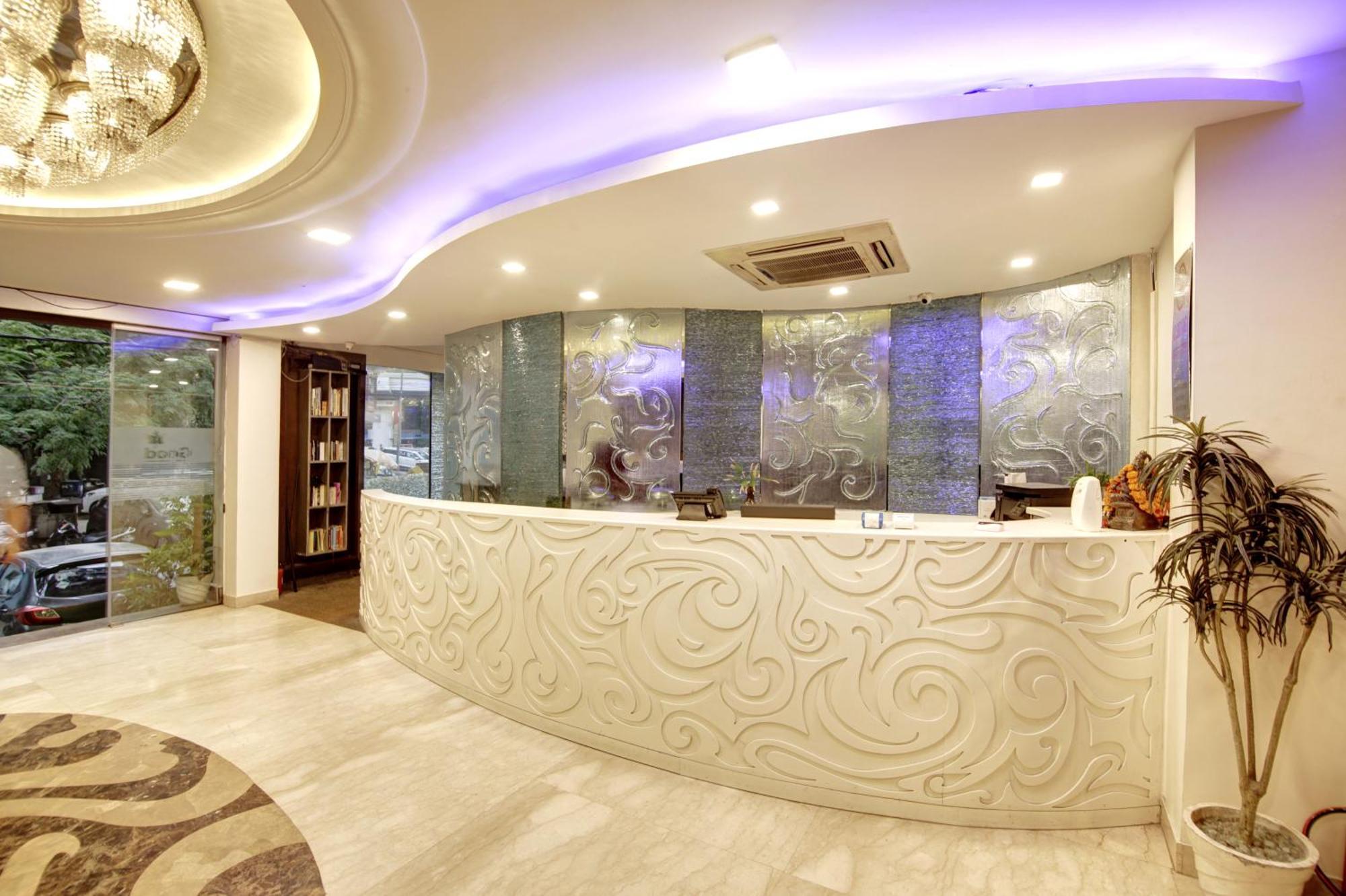 Hotel Good Times Near Ganga Ram Hospital And Karol Bagh Metro Delhi  Bagian luar foto