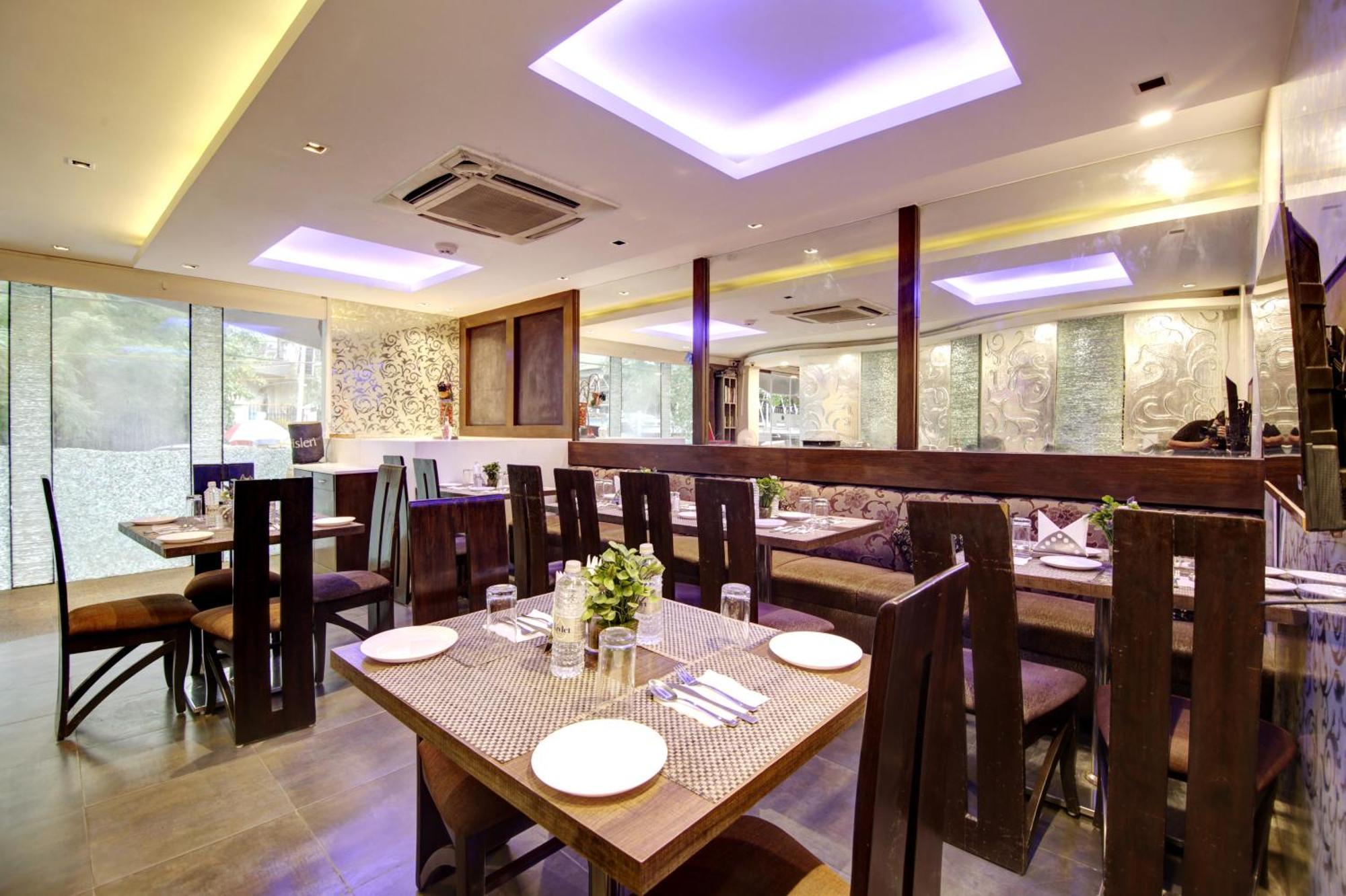 Hotel Good Times Near Ganga Ram Hospital And Karol Bagh Metro Delhi  Bagian luar foto