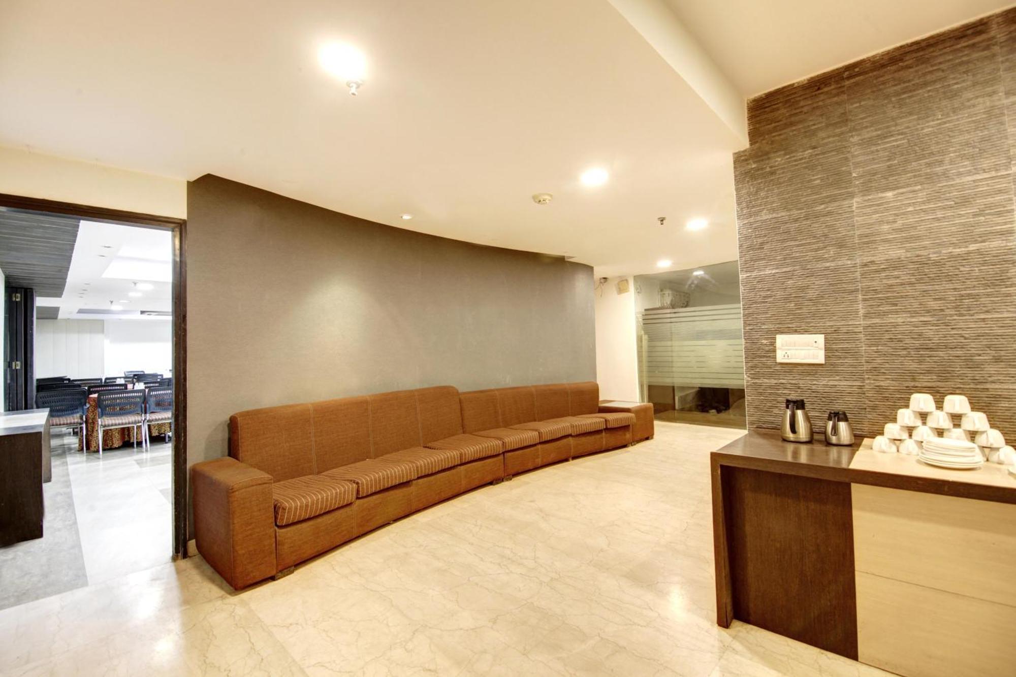 Hotel Good Times Near Ganga Ram Hospital And Karol Bagh Metro Delhi  Bagian luar foto