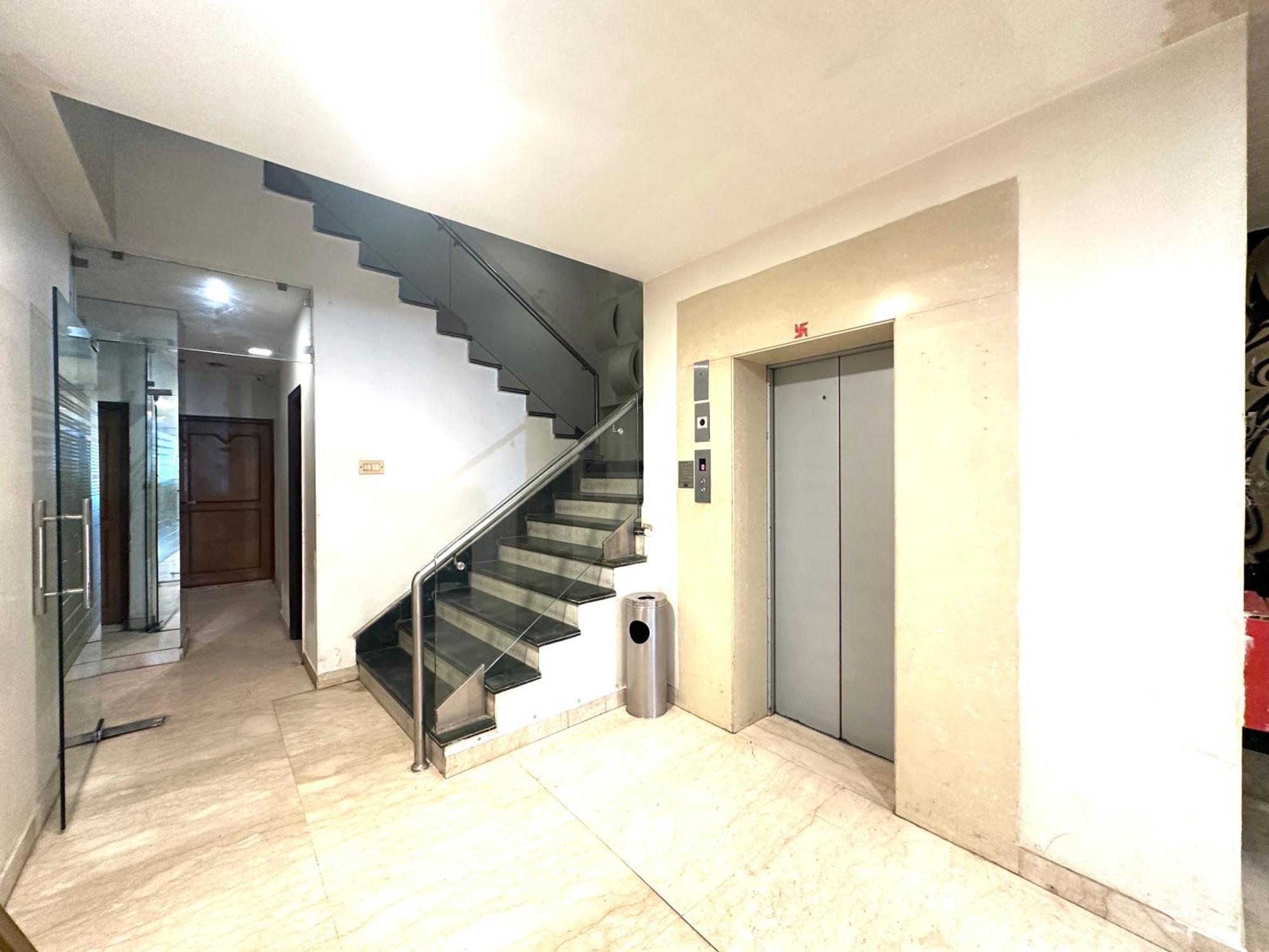 Hotel Good Times Near Ganga Ram Hospital And Karol Bagh Metro Delhi  Bagian luar foto